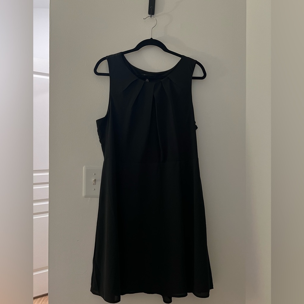 Elegant Black Sleeveless Dress